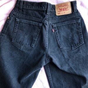 Vintage black Levi’s mom jeans
